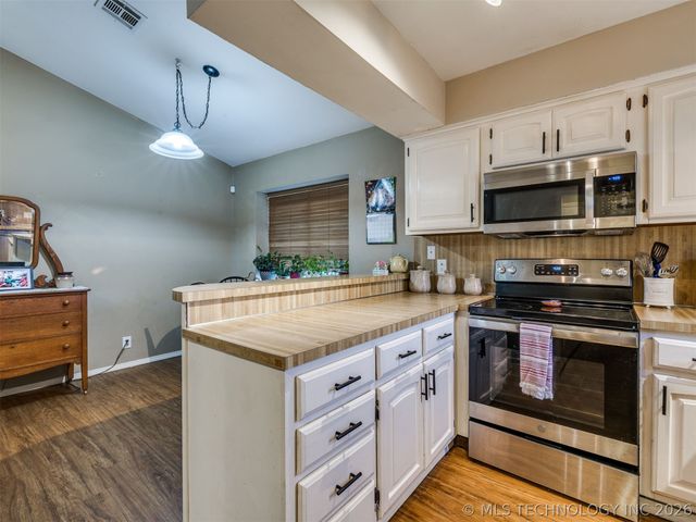 13406 S 89th East Avenue, Bixby, OK 74008