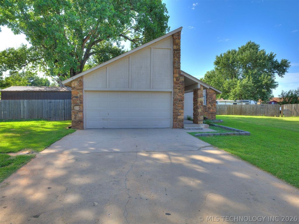 13406 S 89th East Avenue, Bixby, OK 74008