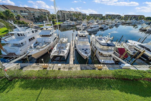 2601 Marina Isle Way 402, Jupiter, FL 33477