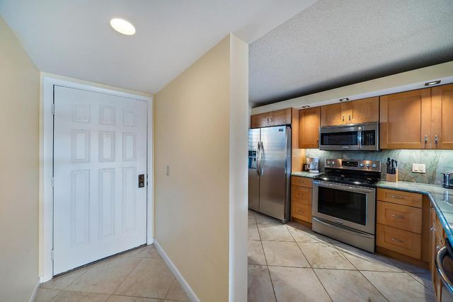 2601 Marina Isle Way 402, Jupiter, FL 33477