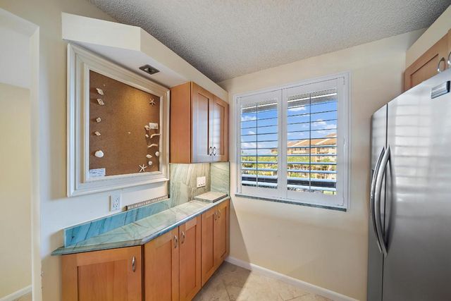 2601 Marina Isle Way 402, Jupiter, FL 33477