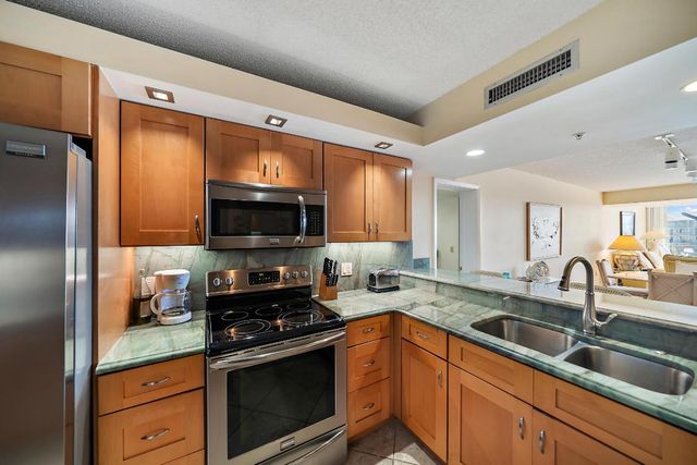 2601 Marina Isle Way 402, Jupiter, FL 33477