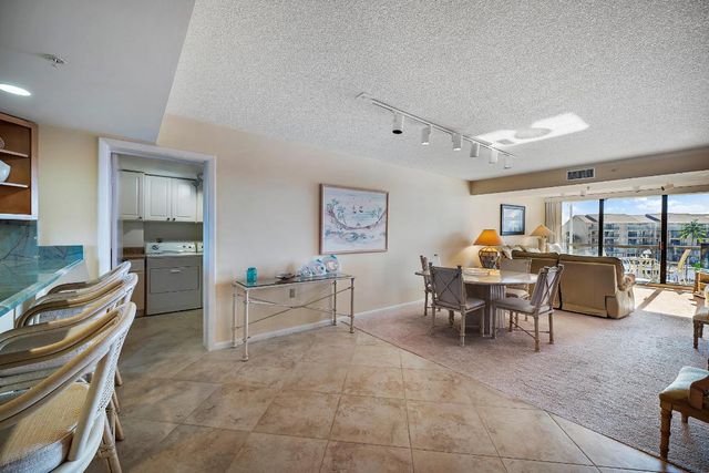 2601 Marina Isle Way 402, Jupiter, FL 33477