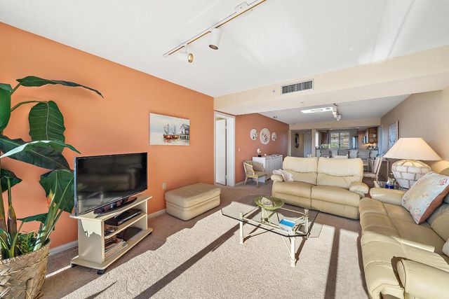 2601 Marina Isle Way 402, Jupiter, FL 33477