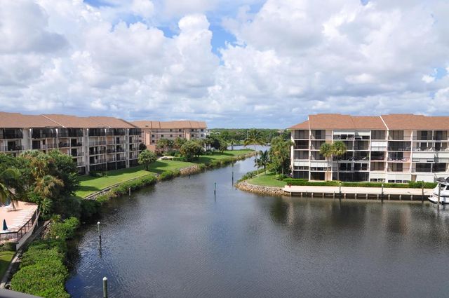 2601 Marina Isle Way 402, Jupiter, FL 33477