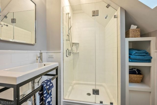 20 Georgian Rd, Morristown Town, NJ 07960