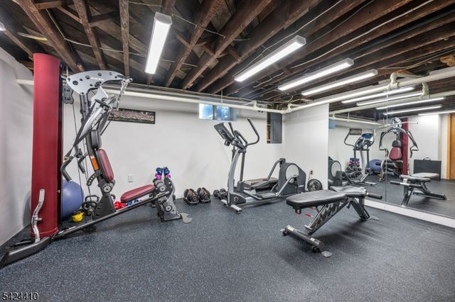 20 Georgian Rd, Morristown Town, NJ 07960