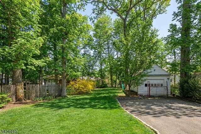 20 Georgian Rd, Morristown Town, NJ 07960