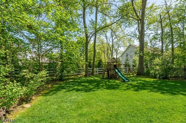 20 Georgian Rd, Morristown Town, NJ 07960