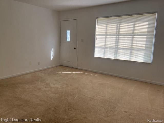 9245 Lee Road, Green Oak Township, MI 48116