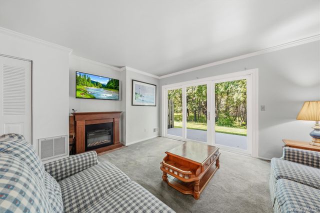 65 Yorkshire Terrace, Washingtonville, NY 10992