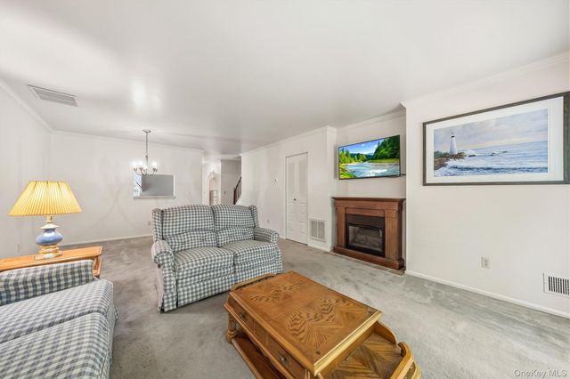 65 Yorkshire Terrace, Washingtonville, NY 10992