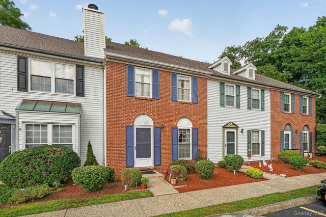 65 Yorkshire Terrace, Washingtonville, NY 10992