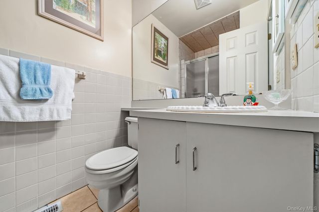 65 Yorkshire Terrace, Washingtonville, NY 10992