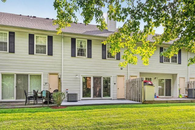 65 Yorkshire Terrace, Washingtonville, NY 10992