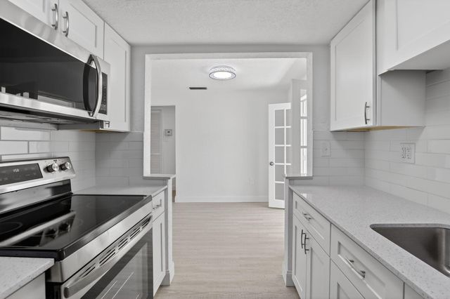 6820 NW 29th Court, Sunrise, FL 33313