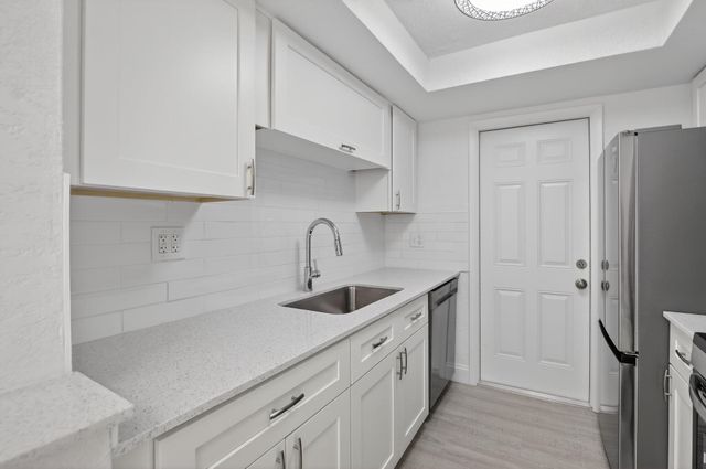 6820 NW 29th Court, Sunrise, FL 33313