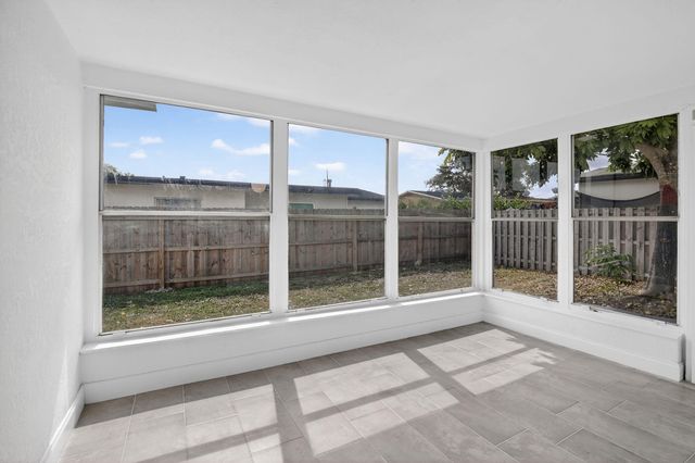 6820 NW 29th Court, Sunrise, FL 33313