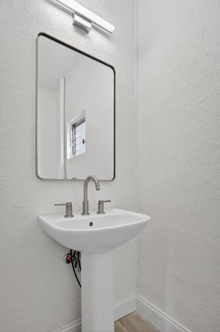 6820 NW 29th Court, Sunrise, FL 33313