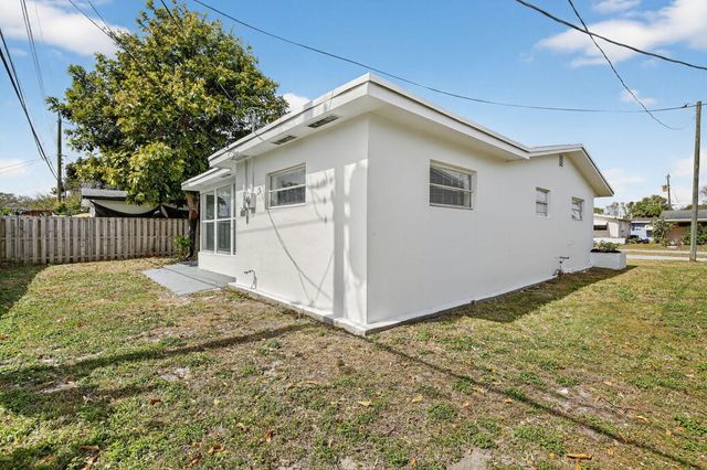 6820 NW 29th Court, Sunrise, FL 33313