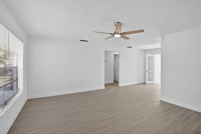 6820 NW 29th Court, Sunrise, FL 33313