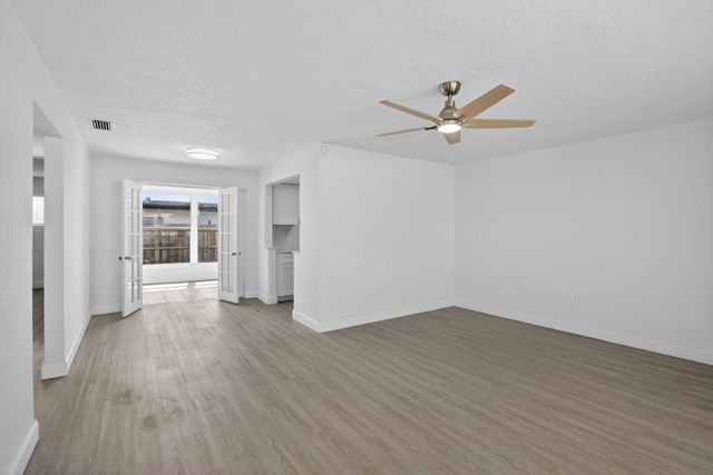 6820 NW 29th Court, Sunrise, FL 33313