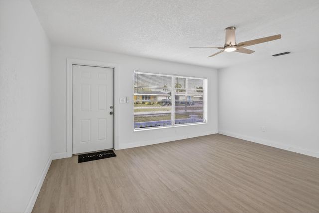 6820 NW 29th Court, Sunrise, FL 33313