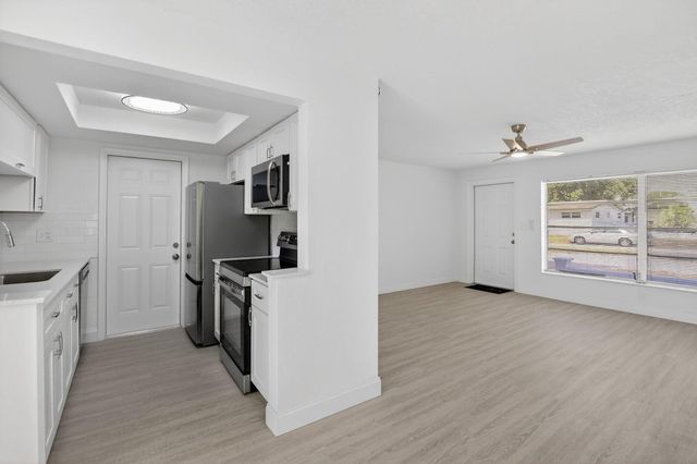 6820 NW 29th Court, Sunrise, FL 33313