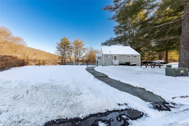 502 Holly Stream Court, Brewster, NY 10509