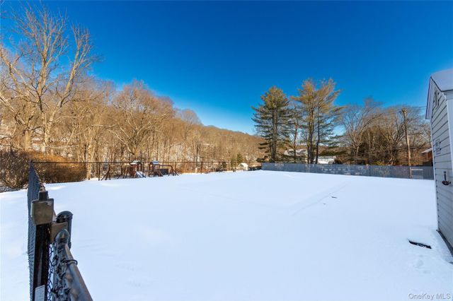 502 Holly Stream Court, Brewster, NY 10509