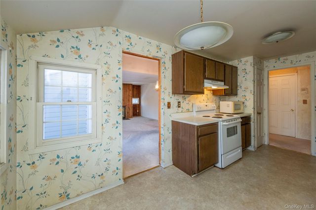 502 Holly Stream Court, Brewster, NY 10509