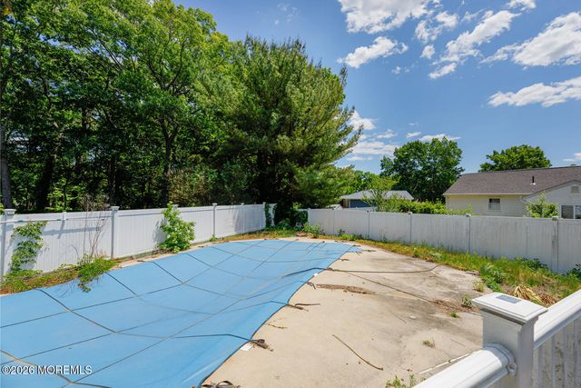 83 Saint Andrews Drive, Little Egg Harbor, NJ 08087