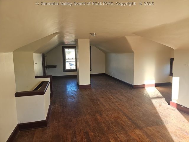1406 Lee Street E, Charleston, WV 25301