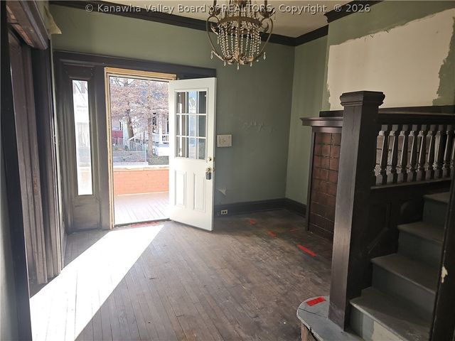 1406 Lee Street E, Charleston, WV 25301