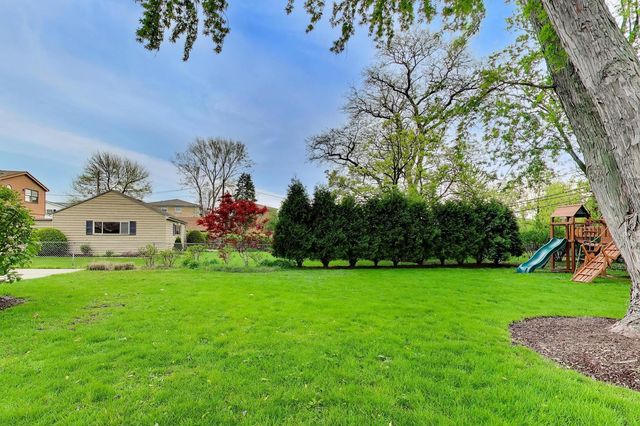 4413 Harvey Avenue, Western Springs, IL 60558