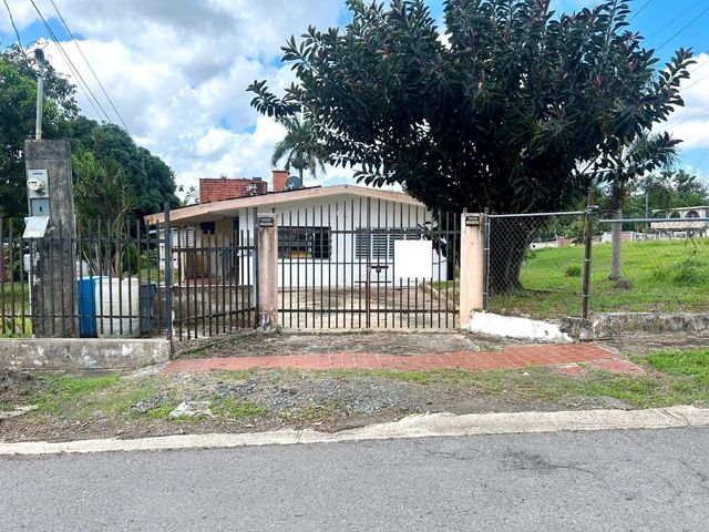 11 CALLE, Carolina, PR 00985
