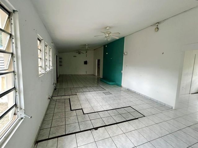 11 CALLE, Carolina, PR 00985