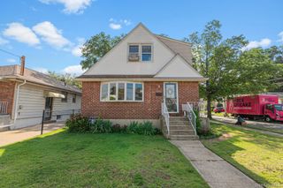 19 Acorn Place, Lynbrook, NY 11563