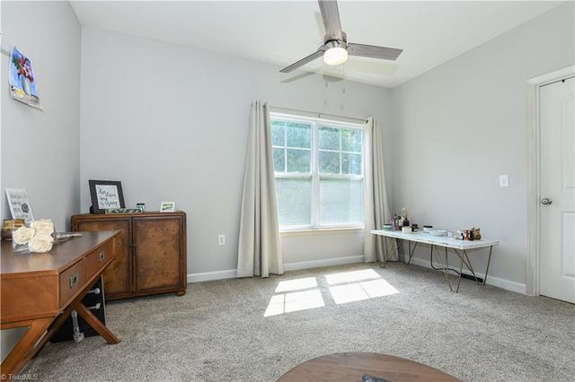 7100 W Friendly Avenue 308, Greensboro, NC 27410