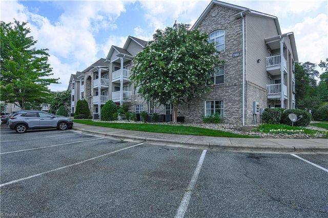 7100 W Friendly Avenue 308, Greensboro, NC 27410