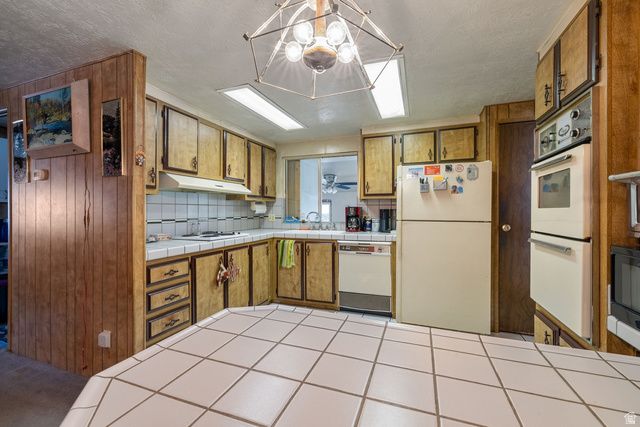 11010 S LUCAS LN, South Jordan, UT 84095