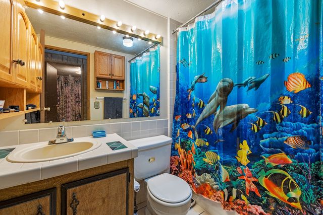 11010 S LUCAS LN, South Jordan, UT 84095