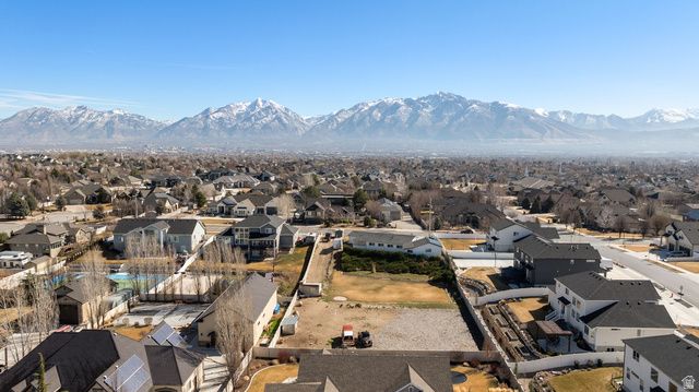 11010 S LUCAS LN, South Jordan, UT 84095