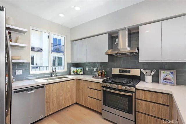 11 Oakmont Lane, Phillips Ranch, CA 91766