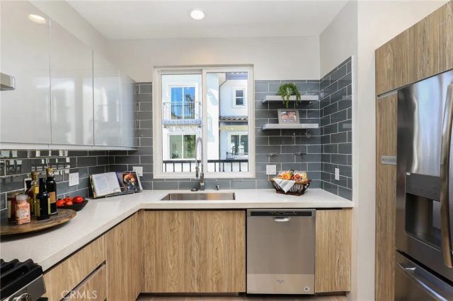 11 Oakmont Lane, Phillips Ranch, CA 91766