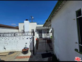 611 W 109th Street, Los Angeles, CA 90044