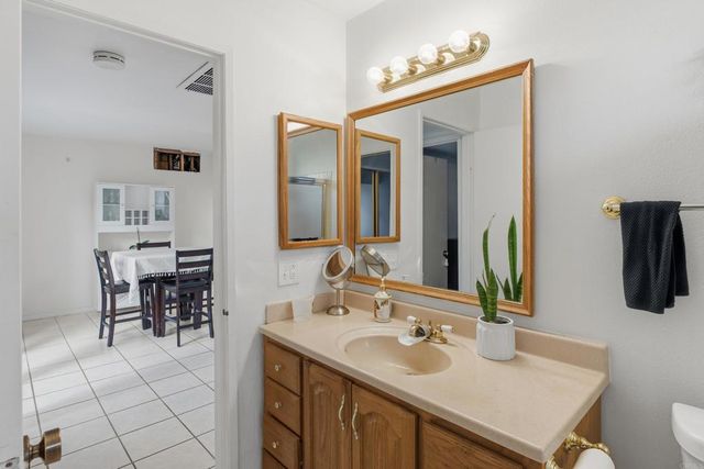 1837 Cathedral, Escondido, CA 92029