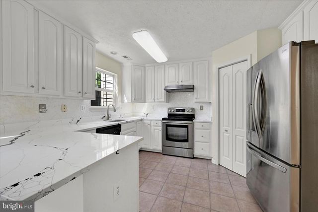 3325 HOLLOW CT, Ellicott City, MD 21043