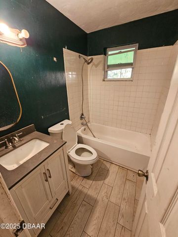 538 Brook Circle, South Daytona, FL 32119