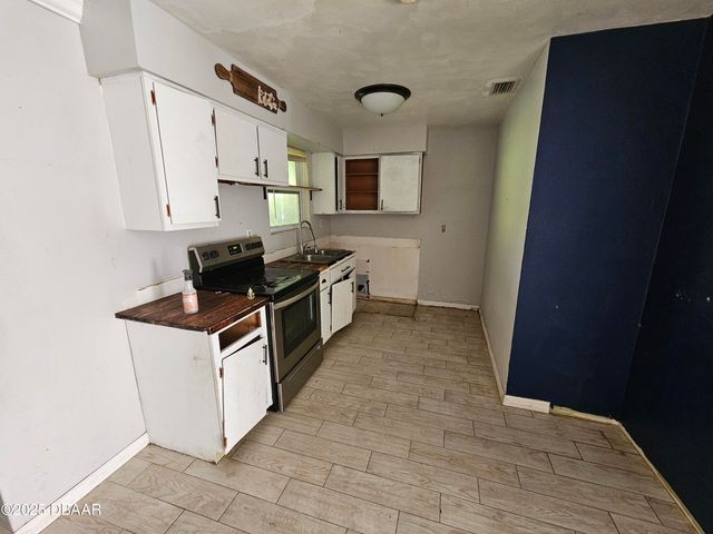 538 Brook Circle, South Daytona, FL 32119